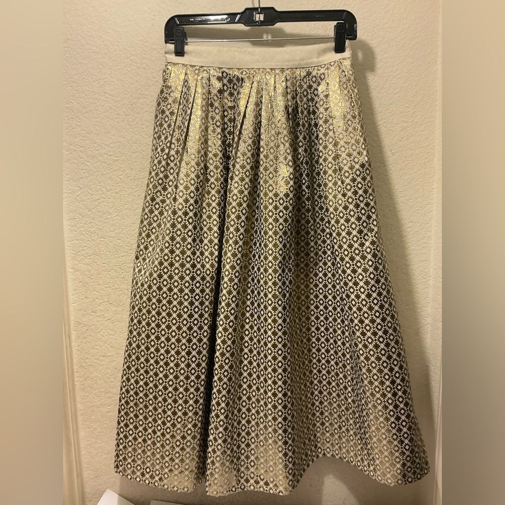 Koch Gold Patterned A-Line Skirt with Subtle Metallic Sheen size XS